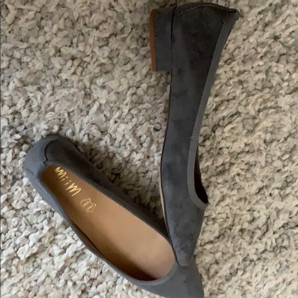 Grey flats - Picture 2 of 4